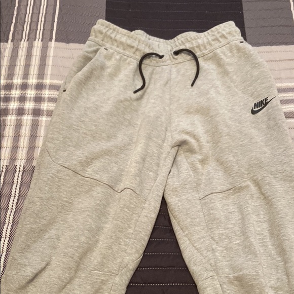 Nike tech fleece joggers - Picture 1 of 3